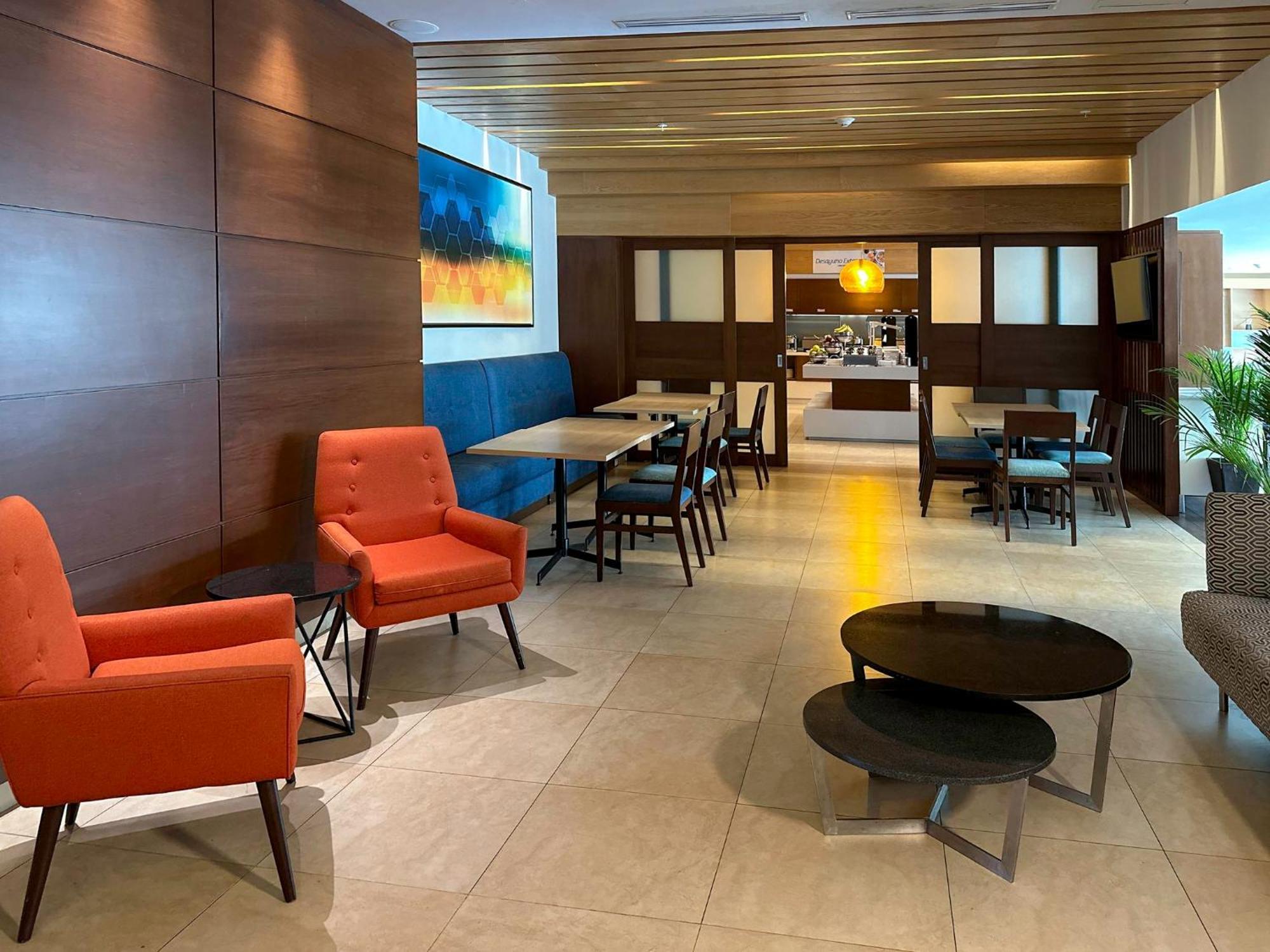 Holiday Inn Express Merida By Ihg Exterior photo
