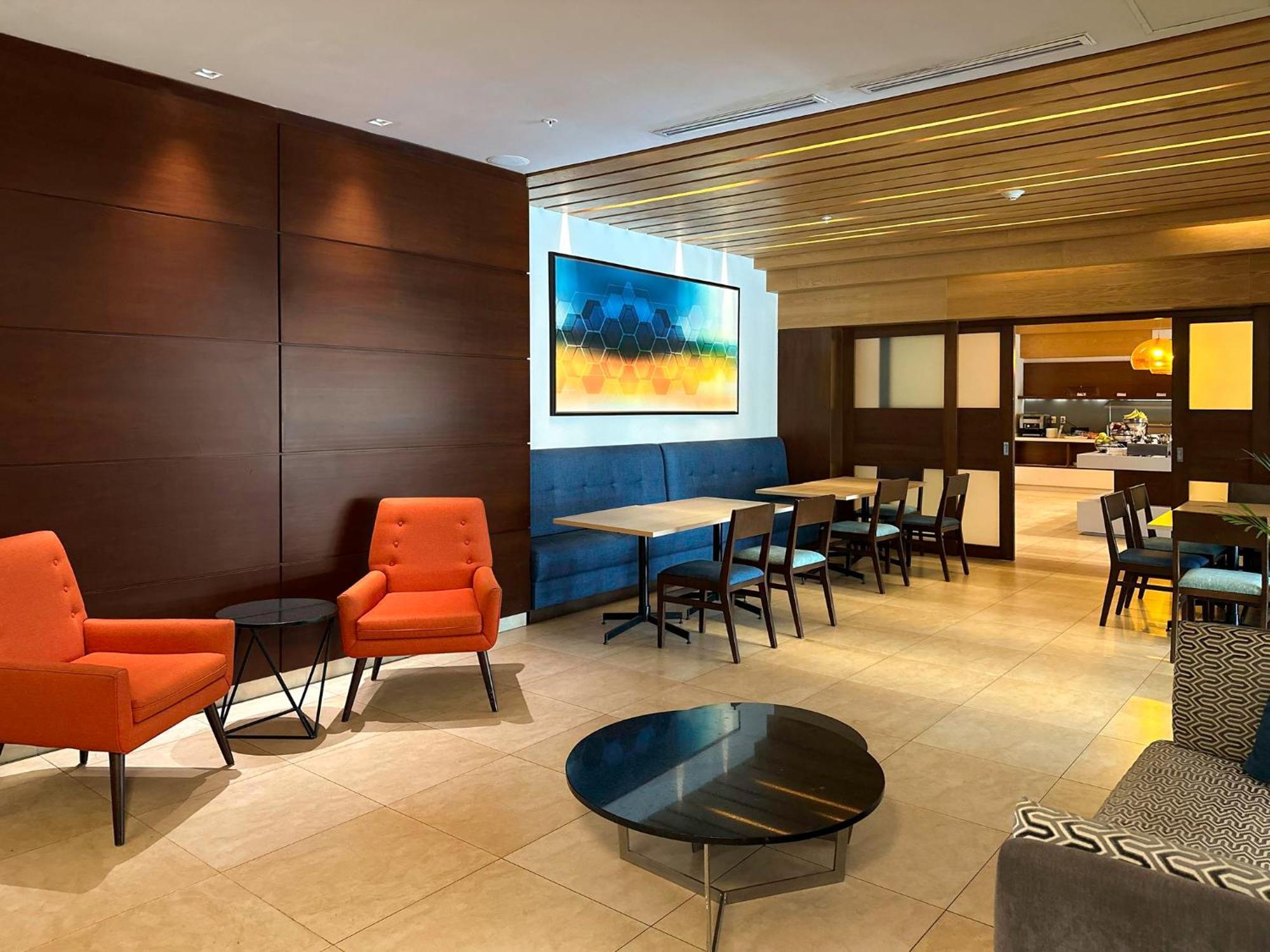 Holiday Inn Express Merida By Ihg Exterior photo