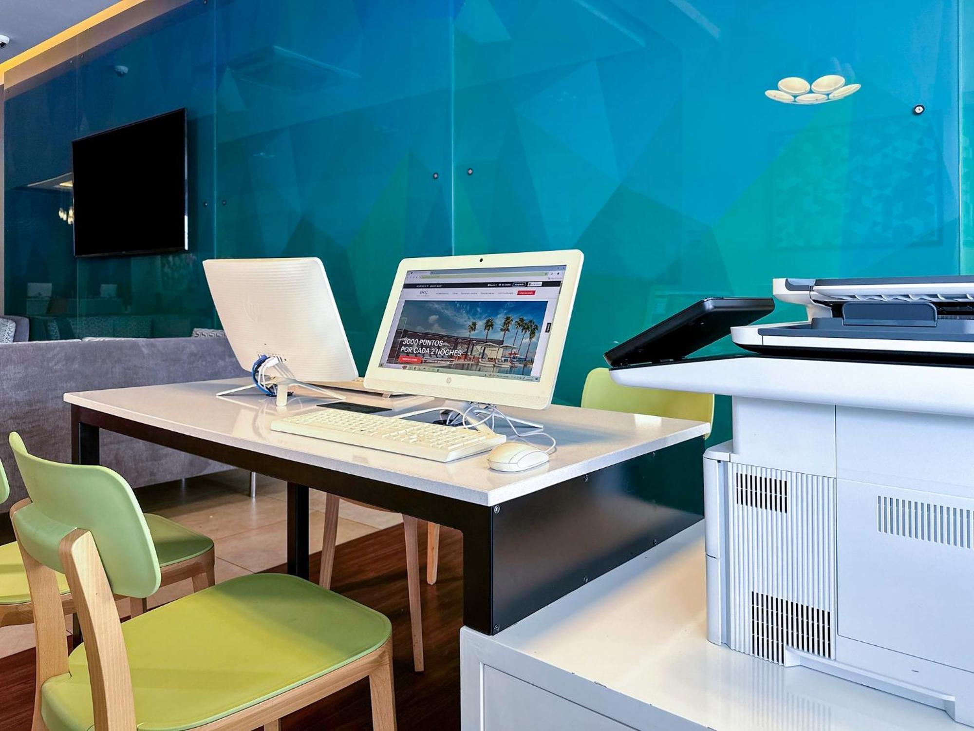 Holiday Inn Express Merida By Ihg Exterior photo