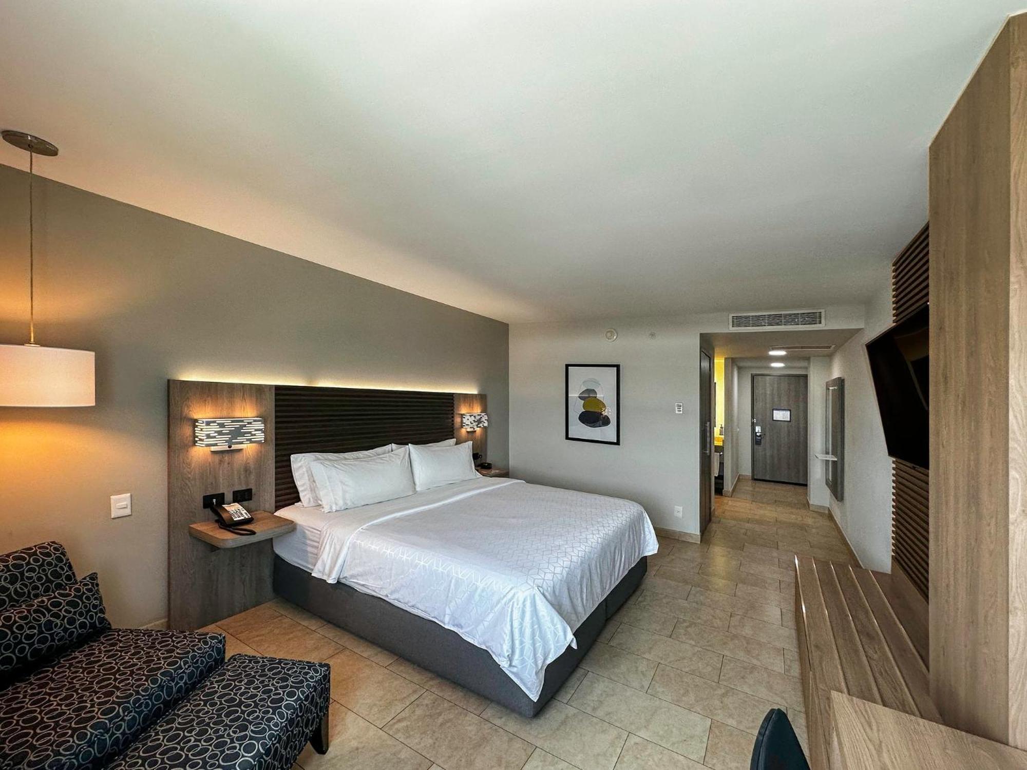 Holiday Inn Express Merida By Ihg Exterior photo