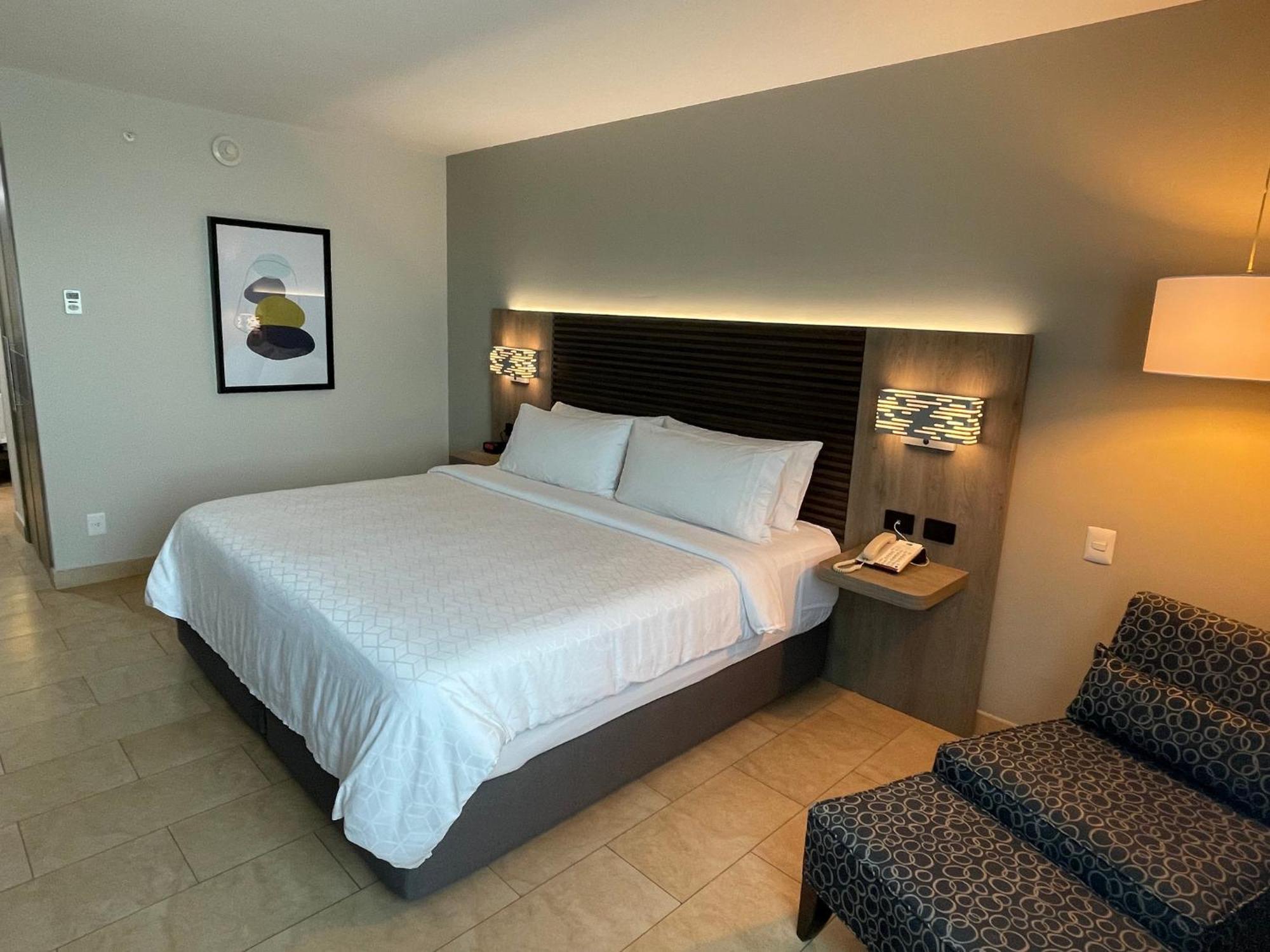 Holiday Inn Express Merida By Ihg Exterior photo