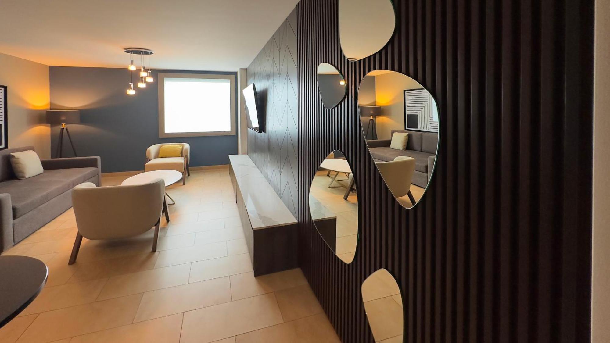 Holiday Inn Express Merida By Ihg Exterior photo