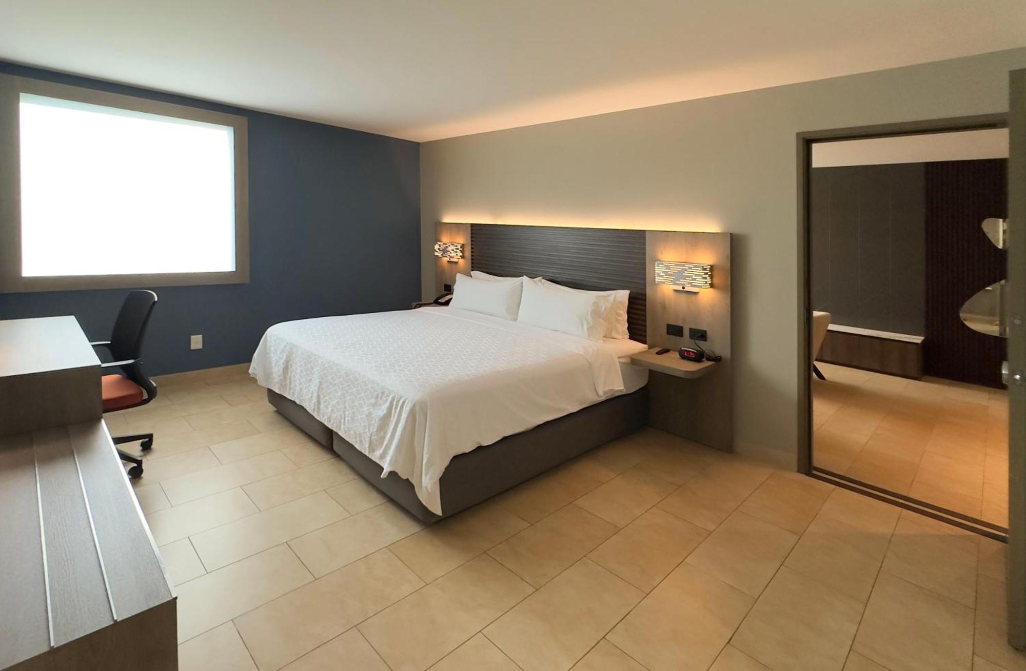 Holiday Inn Express Merida By Ihg Exterior photo